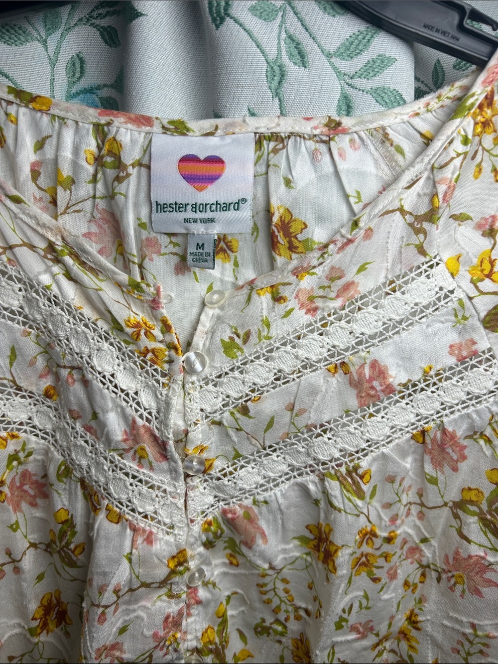 Hester & Rachel Cream Floral Lace-Trim Button Front Blouse - Picture 4 of 7